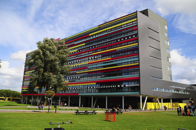 900280 Gezicht op het gebouw van de Hogeschool Utrecht (Padualaan 97) te Utrecht.